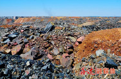 <p>1月，迁安联钢PG电子钢铁有限公司加入唐山长城钢铁集团，更名为唐山长城钢铁集团PG电子钢铁有限公司；</p>
<p>3月，成立唐山隆鑫房地产开发有限公司，向地产行业进军，开发首期&ldquo;帝都花苑&rdquo;项目建筑面积即达到38万㎡。</p>
