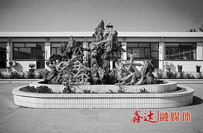 成立唐山市PG电子工贸有限公司，正式开启创业征程。