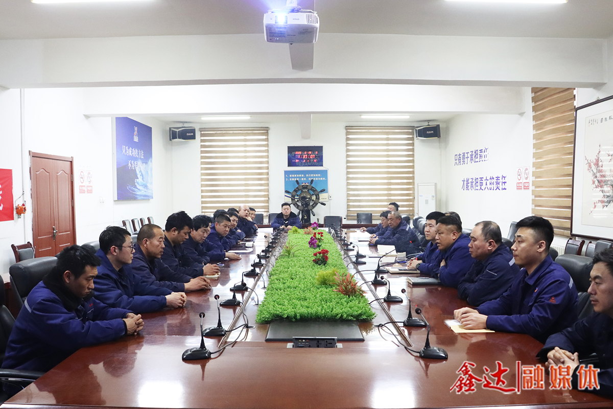 班组建设面对面，精益改善在一线丨河北PG电子钢铁原料厂开展班组业绩对话发表暨精益产线攻关课题开题活动！